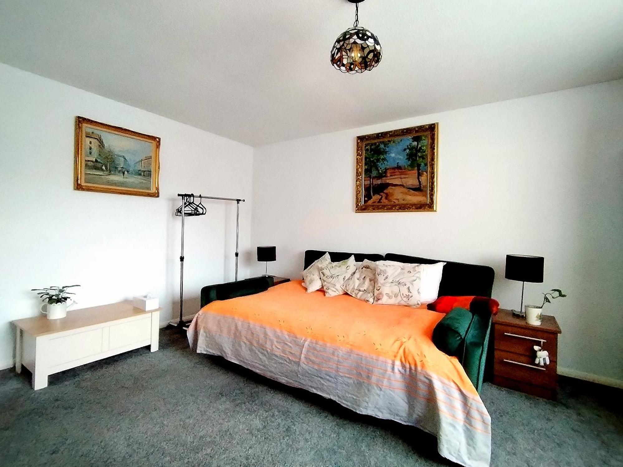 Home Away Home Near Heathrow Airport Cowley  Zewnętrze zdjęcie